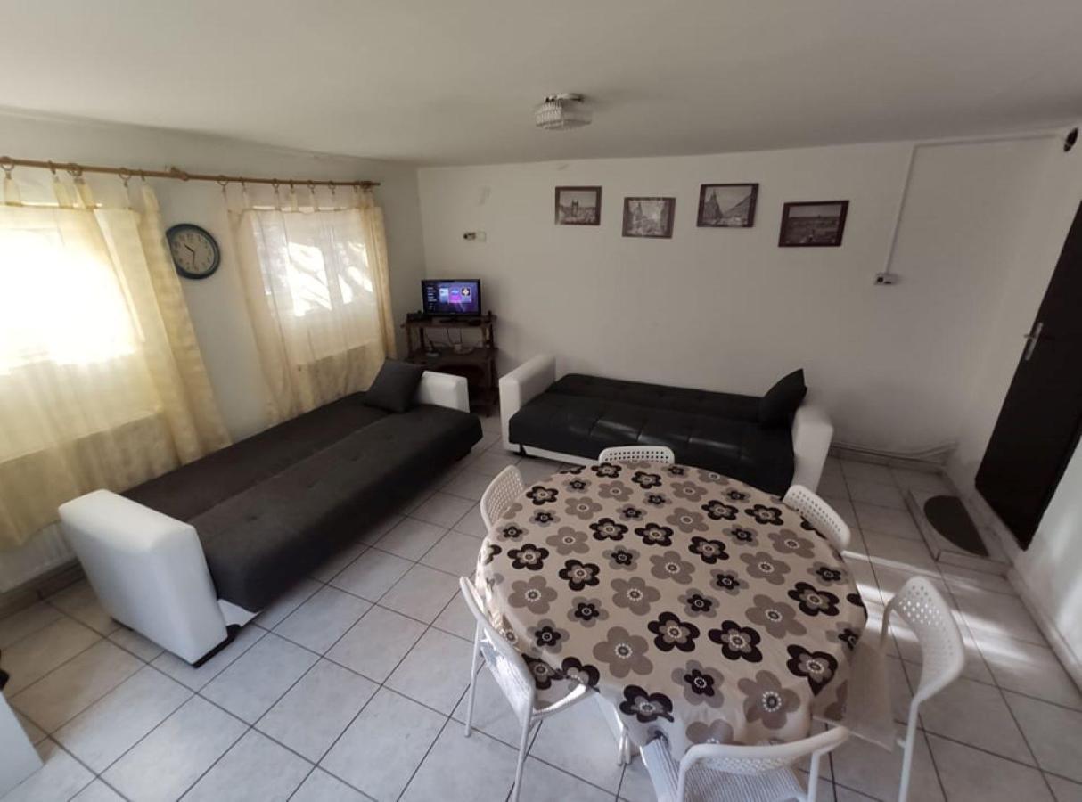 Fenyves út 1 Apartman Esztergom Kültér fotó